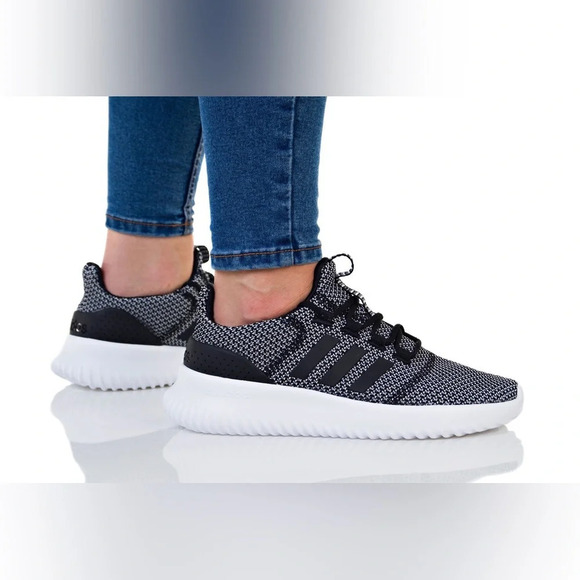 Adidas Women’s Cloudfoam Ultimate Running Shoes in Black/White Size 6 - Picture 3 of 14